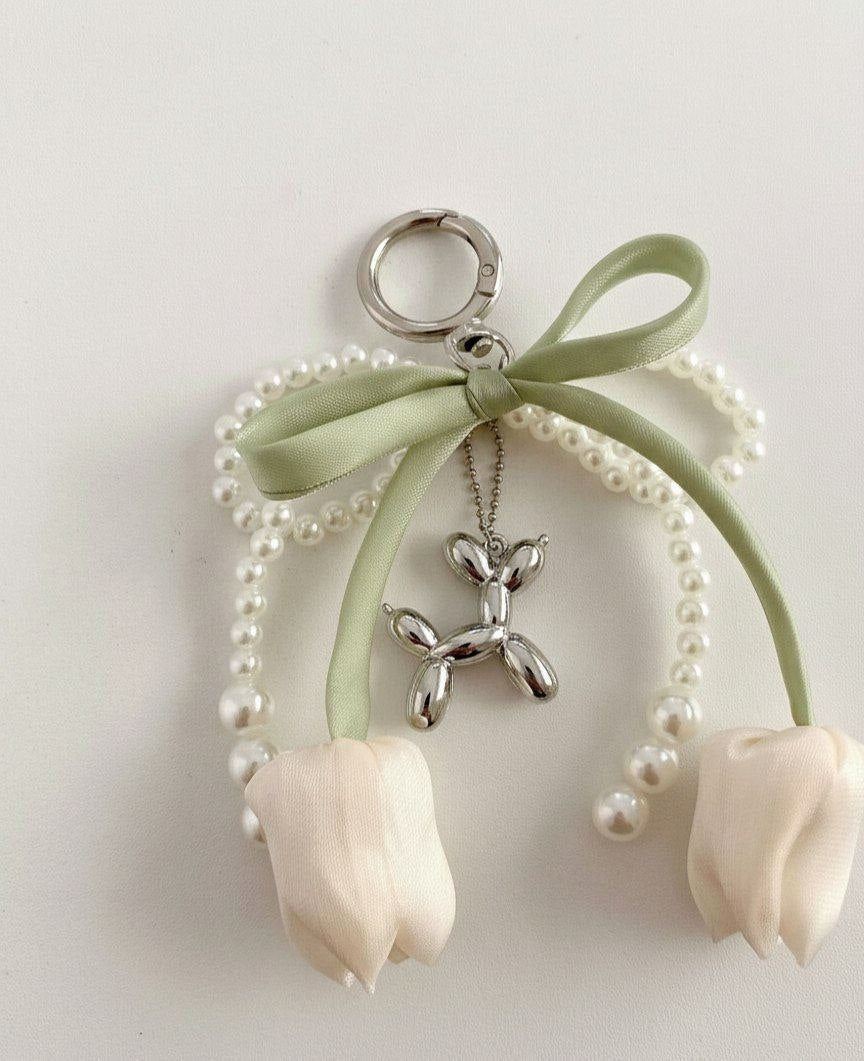 Tulip chain white