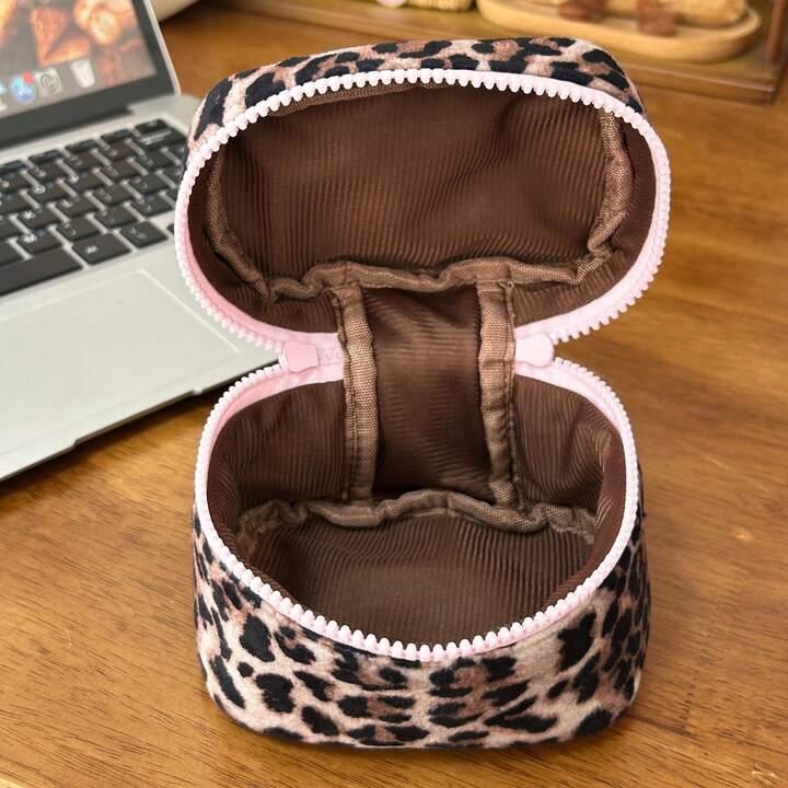Leopard pouch