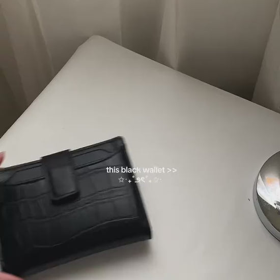 Trifold wallet video 1